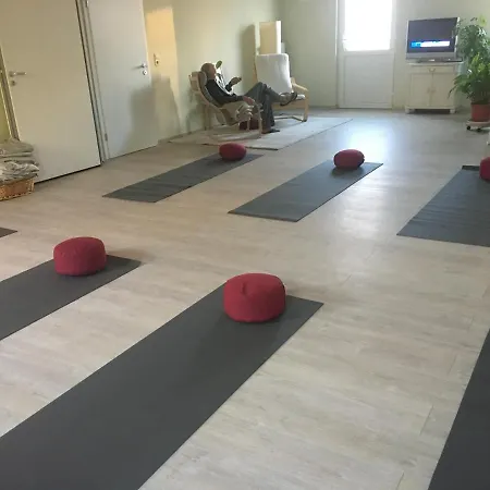 Oase Im Suedosten Leipzigs - Stilvolle & Ruhige - Parkplatz Inklusive! Appartamento