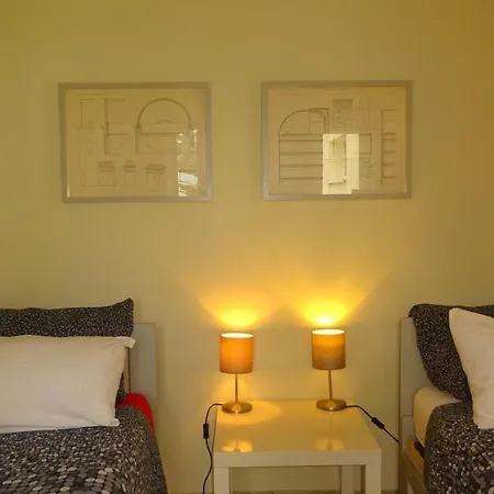 Oase Im Suedosten Leipzigs - Stilvolle & Ruhige - Parkplatz Inklusive! Διαμέρισμα Λειψία