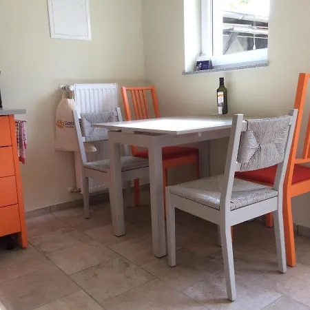 Oase Im Suedosten Leipzigs - Stilvolle & Ruhige - Parkplatz Inklusive! * Λειψία