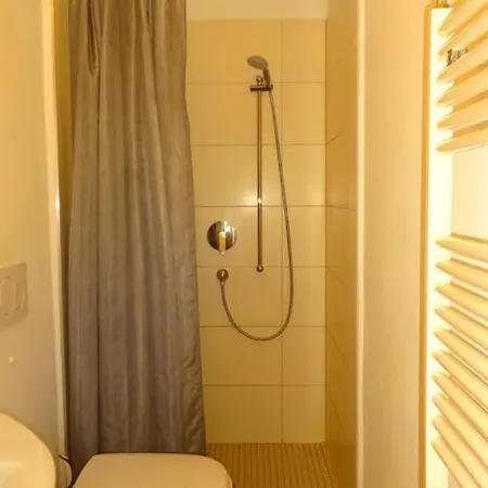 Oase Im Suedosten Leipzigs - Stilvolle & Ruhige - Parkplatz Inklusive! *