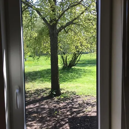 Oase Im Suedosten Leipzigs - Stilvolle & Ruhige - Parkplatz Inklusive! * Λειψία