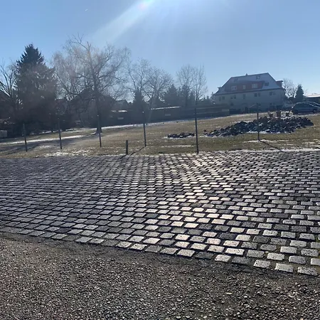 Oase Im Suedosten Leipzigs - Stilvolle & Ruhige - Parkplatz Inklusive!