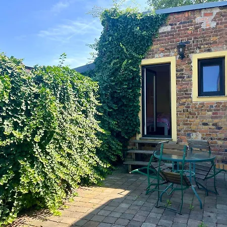 Oase Im Suedosten Leipzigs - Stilvolle & Ruhige - Parkplatz Inklusive! Λειψία